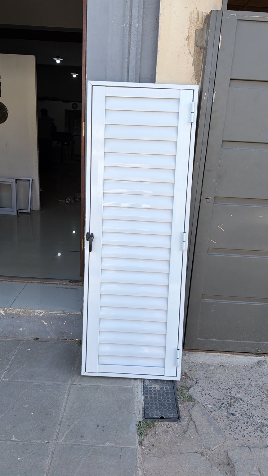 Postigo de aluminio a medida
